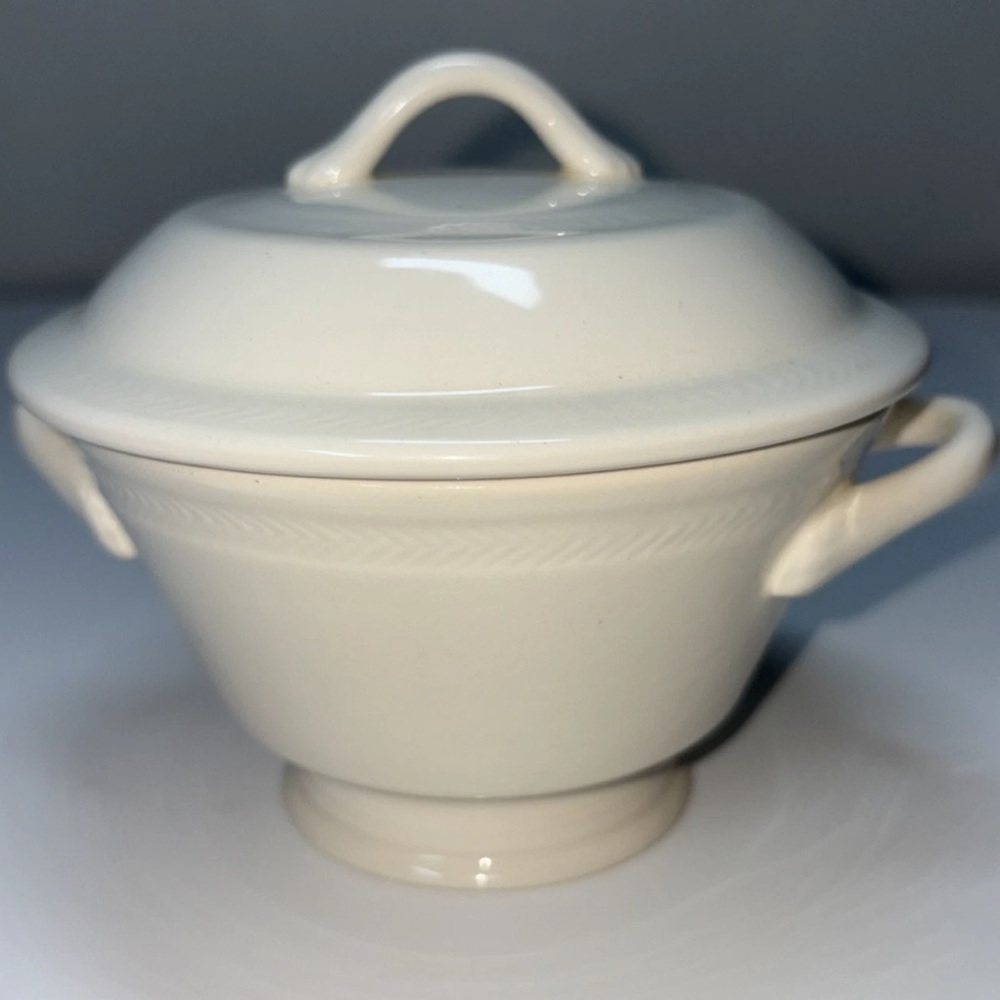 Hartley Greens Leeds  Pottery Hunslet Pattern Creamware Mini covered bowl lid